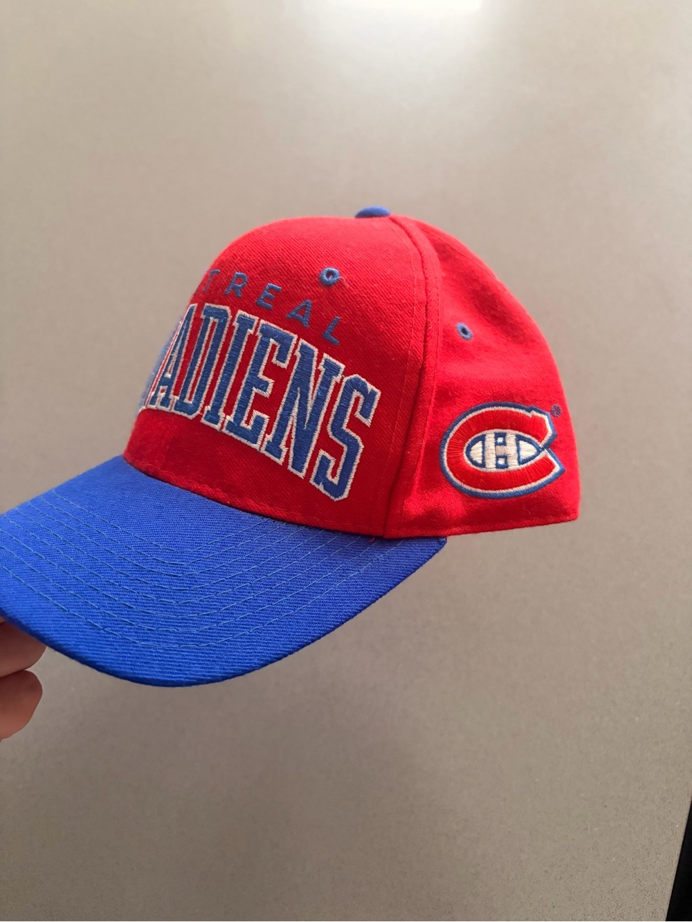 STARTER Montreal Canadiens Fitted Size 7
